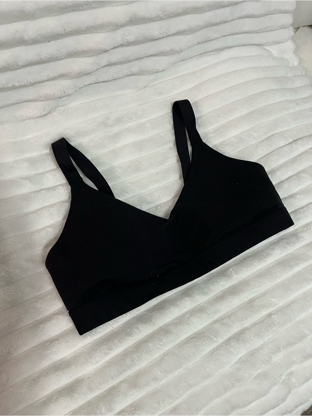 Offline By Aerie 'The Hugger' Sports Bra Brand new Size L